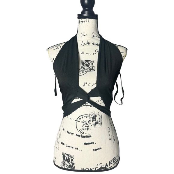 SHEIN Black Twist Front Cut Out Crop Halter Top - Size S (NWOT) - Picture 1 of 3